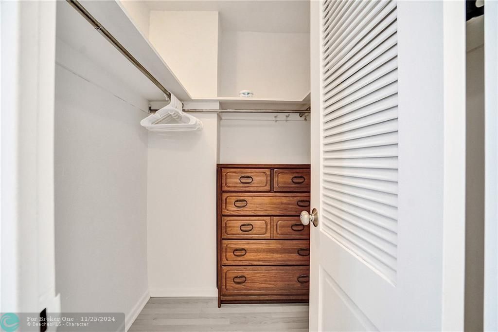 Active With Contract: $3,500 (2 beds, 2 baths, 1796 Square Feet)