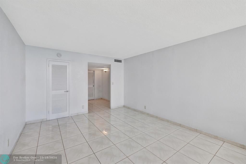 For Rent: $3,500 (2 beds, 2 baths, 1080 Square Feet)