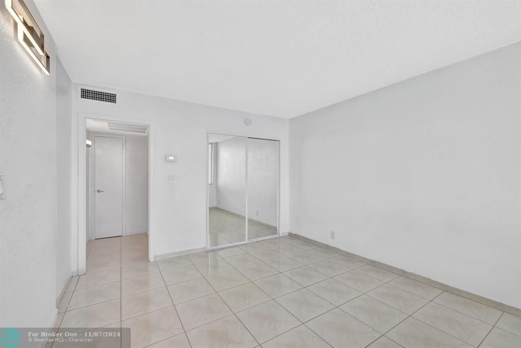 For Rent: $3,500 (2 beds, 2 baths, 1080 Square Feet)