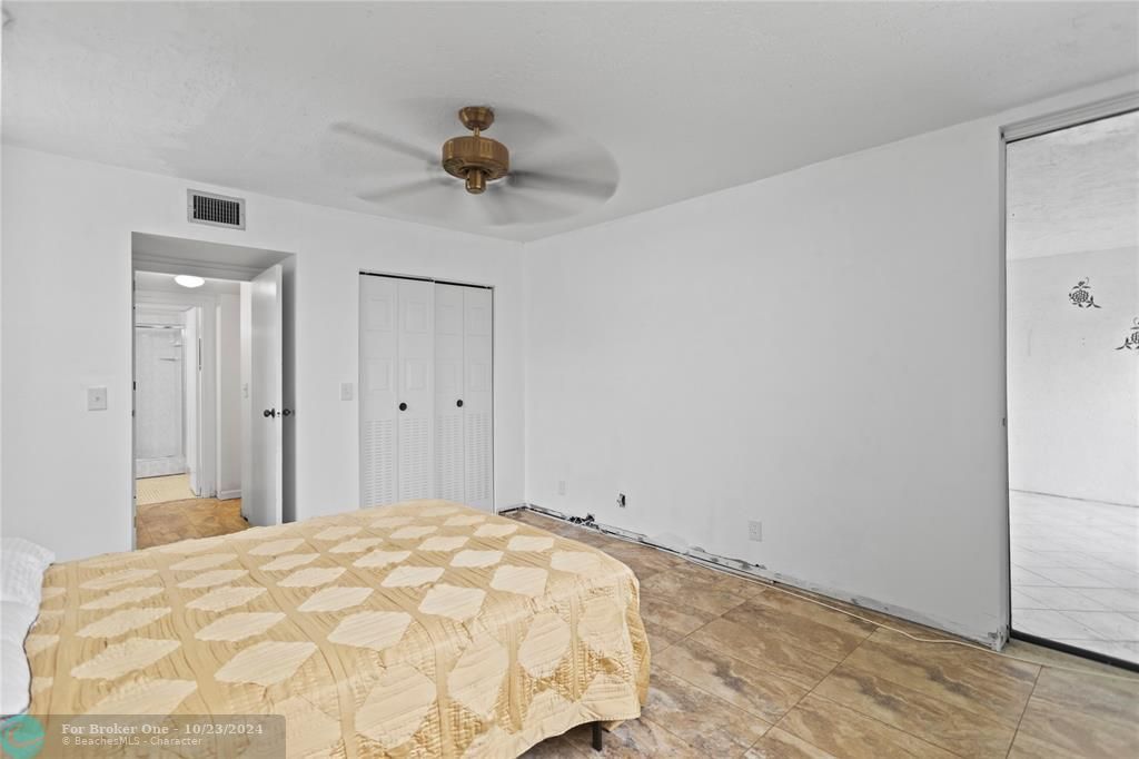 For Sale: $85,000 (1 beds, 1 baths, 748 Square Feet)