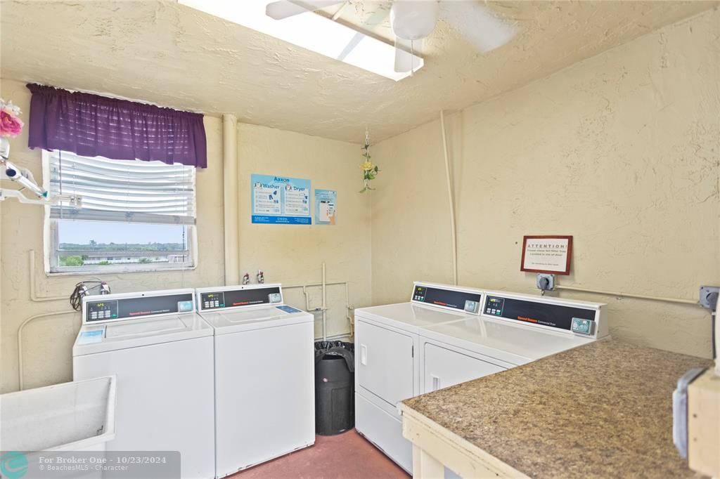 For Sale: $85,000 (1 beds, 1 baths, 748 Square Feet)