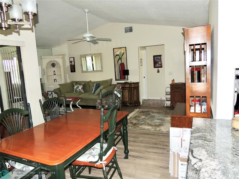 For Sale: $349,750 (2 beds, 2 baths, 1262 Square Feet)