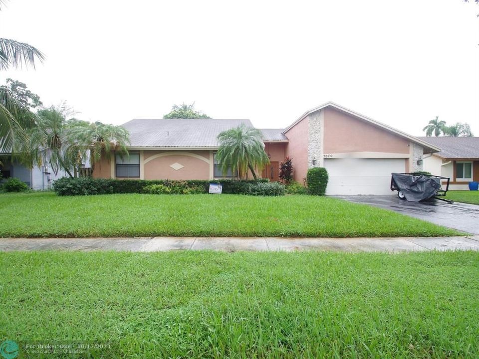 For Sale: $599,900 (4 beds, 2 baths, 2011 Square Feet)