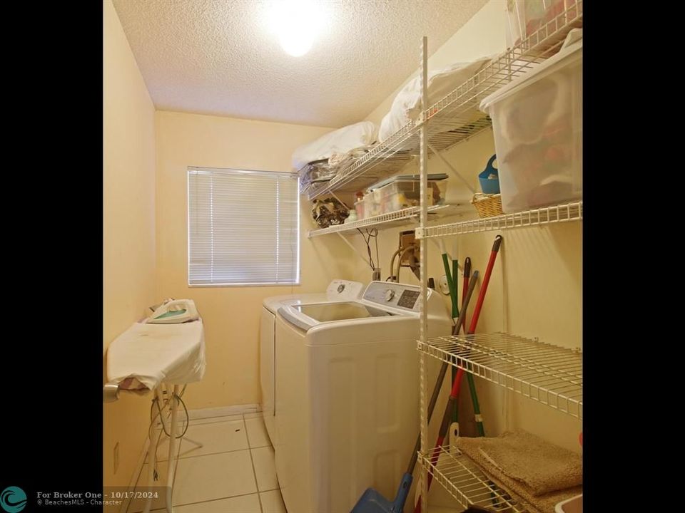 En Venta: $599,900 (4 camas, 2 baños, 2011 Pies cuadrados)