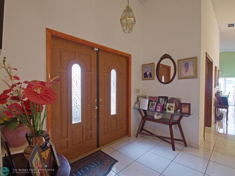 En Venta: $599,900 (4 camas, 2 baños, 2011 Pies cuadrados)