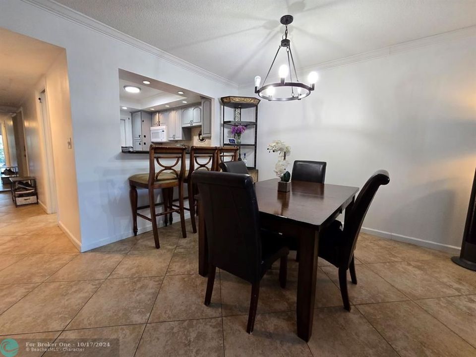 For Sale: $299,900 (3 beds, 2 baths, 1390 Square Feet)