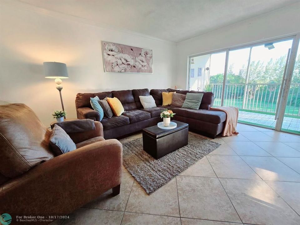 For Sale: $299,900 (3 beds, 2 baths, 1390 Square Feet)