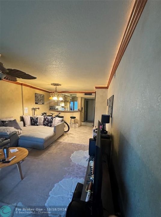 For Rent: $2,100 (2 beds, 2 baths, 984 Square Feet)