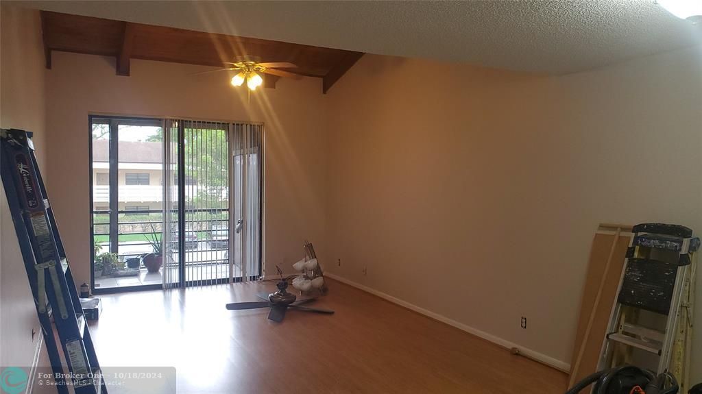 For Rent: $2,600 (2 beds, 2 baths, 1200 Square Feet)