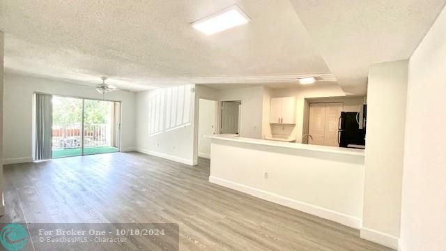 For Rent: $2,100 (2 beds, 2 baths, 1112 Square Feet)