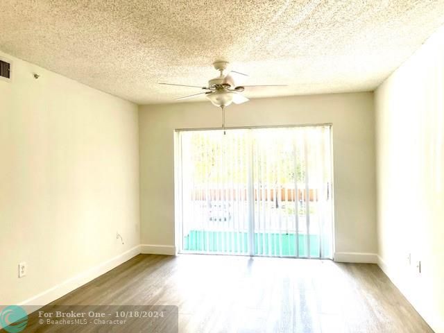 For Rent: $2,100 (2 beds, 2 baths, 1112 Square Feet)