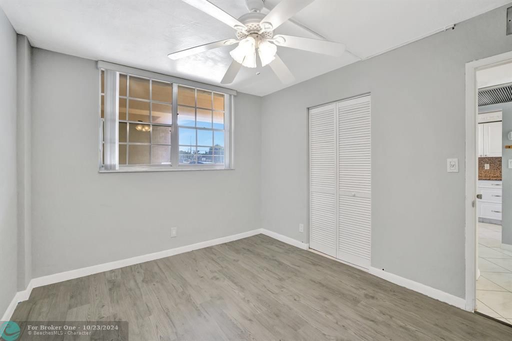 For Sale: $249,900 (2 beds, 2 baths, 984 Square Feet)