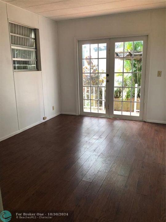 En Venta: $215,000 (2 camas, 2 baños, 1002 Pies cuadrados)