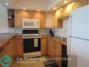 For Rent: $4,000 (2 beds, 2 baths, 1014 Square Feet)