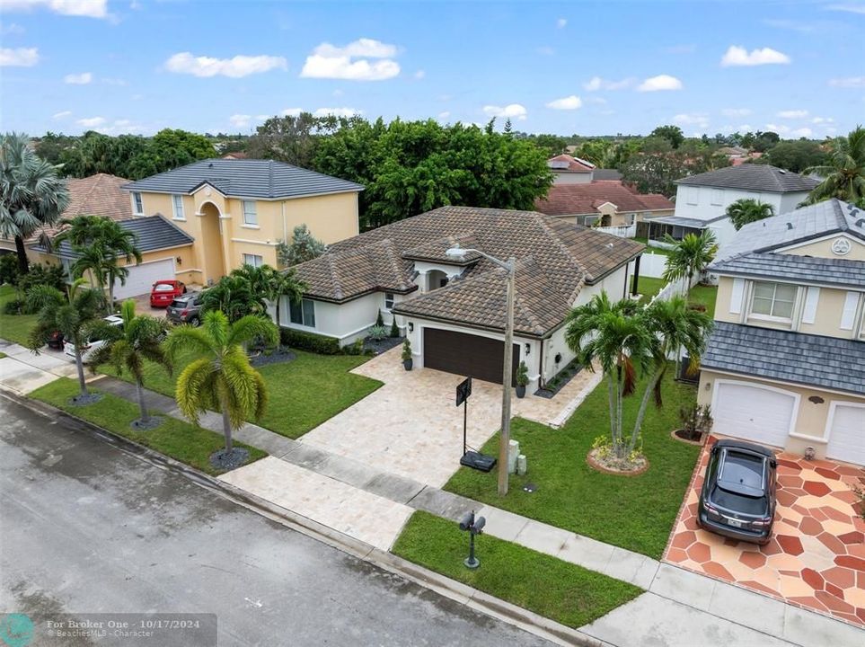 For Sale: $739,900 (3 beds, 2 baths, 2076 Square Feet)