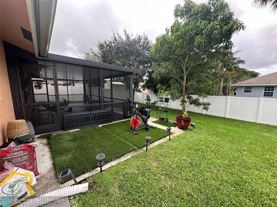 En Venta: $699,000 (3 camas, 2 baños, 1737 Pies cuadrados)