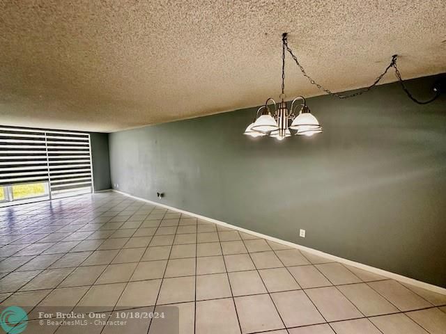 For Rent: $1,800 (1 beds, 1 baths, 900 Square Feet)