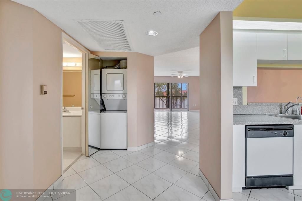 For Sale: $249,500 (2 beds, 2 baths, 1207 Square Feet)