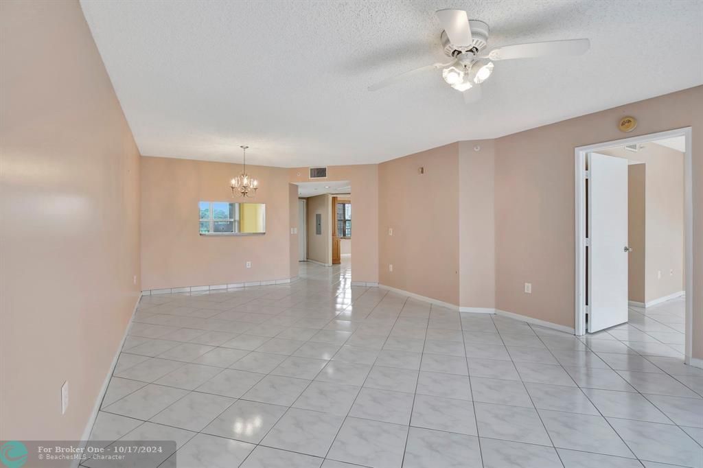 For Sale: $249,500 (2 beds, 2 baths, 1207 Square Feet)