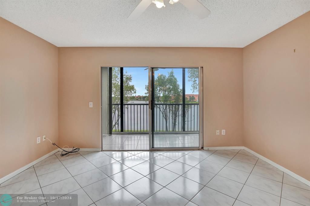 For Sale: $249,500 (2 beds, 2 baths, 1207 Square Feet)