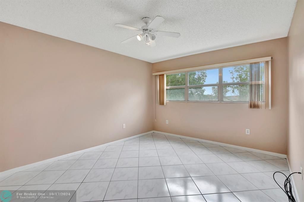 For Sale: $249,500 (2 beds, 2 baths, 1207 Square Feet)