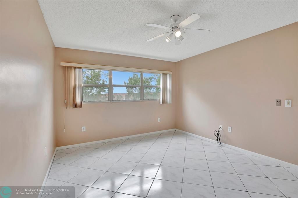 For Sale: $249,500 (2 beds, 2 baths, 1207 Square Feet)