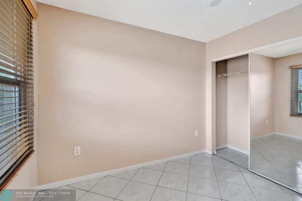 For Sale: $249,500 (2 beds, 2 baths, 1207 Square Feet)