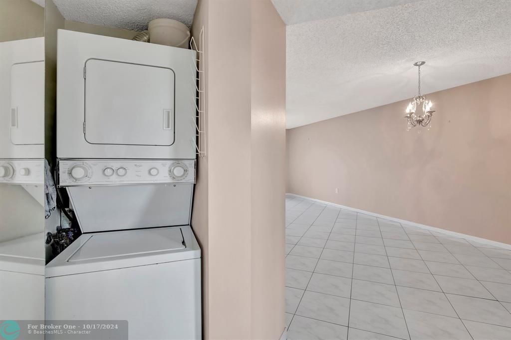 For Sale: $249,500 (2 beds, 2 baths, 1207 Square Feet)