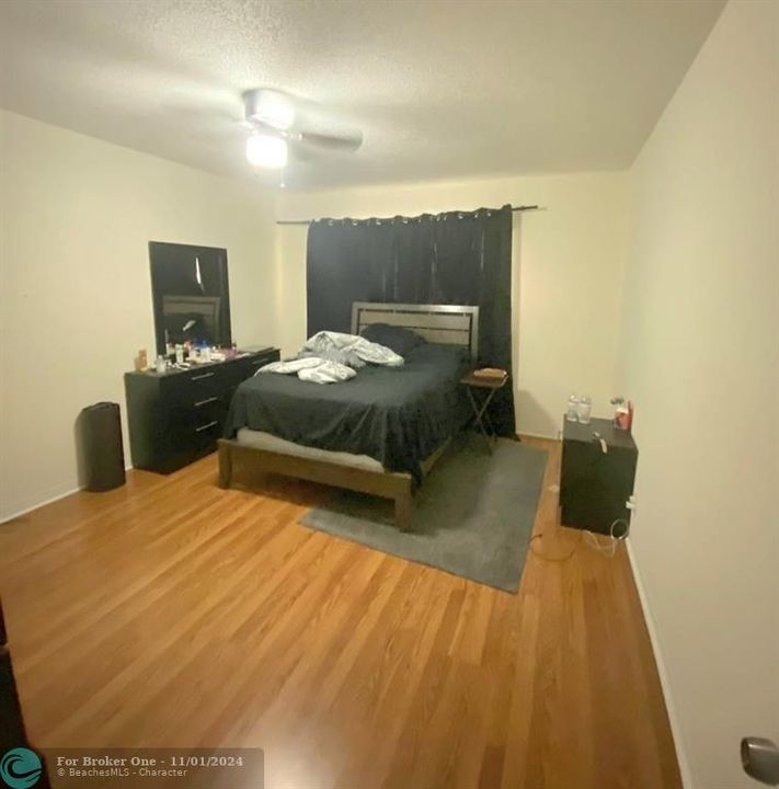 For Rent: $1,575 (1 beds, 1 baths, 720 Square Feet)