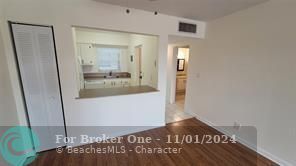 For Rent: $1,575 (1 beds, 1 baths, 720 Square Feet)