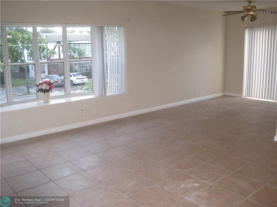 For Sale: $199,900 (3 beds, 2 baths, 1350 Square Feet)