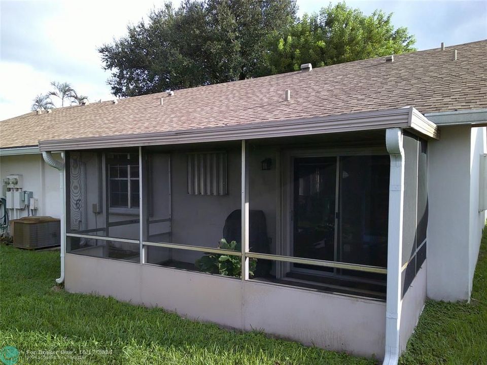 For Sale: $330,000 (2 beds, 2 baths, 1332 Square Feet)