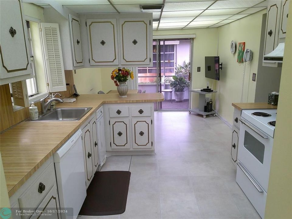 En Venta: $330,000 (2 camas, 2 baños, 1332 Pies cuadrados)