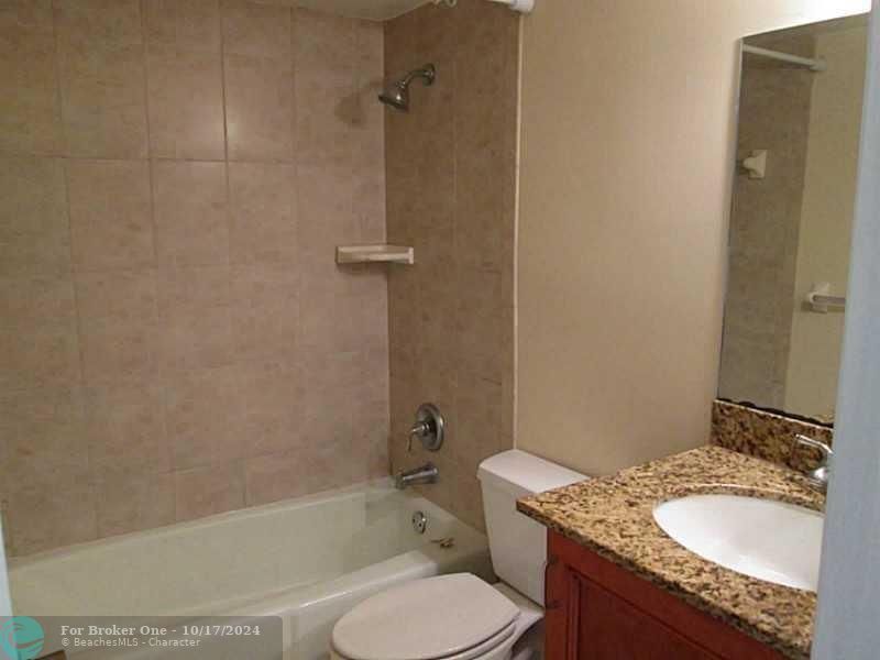 For Sale: $268,000 (2 beds, 1 baths, 725 Square Feet)