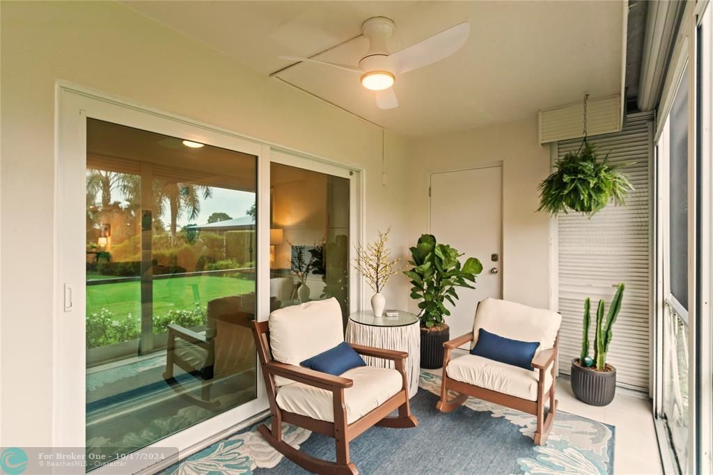 For Sale: $397,500 (2 beds, 2 baths, 1100 Square Feet)