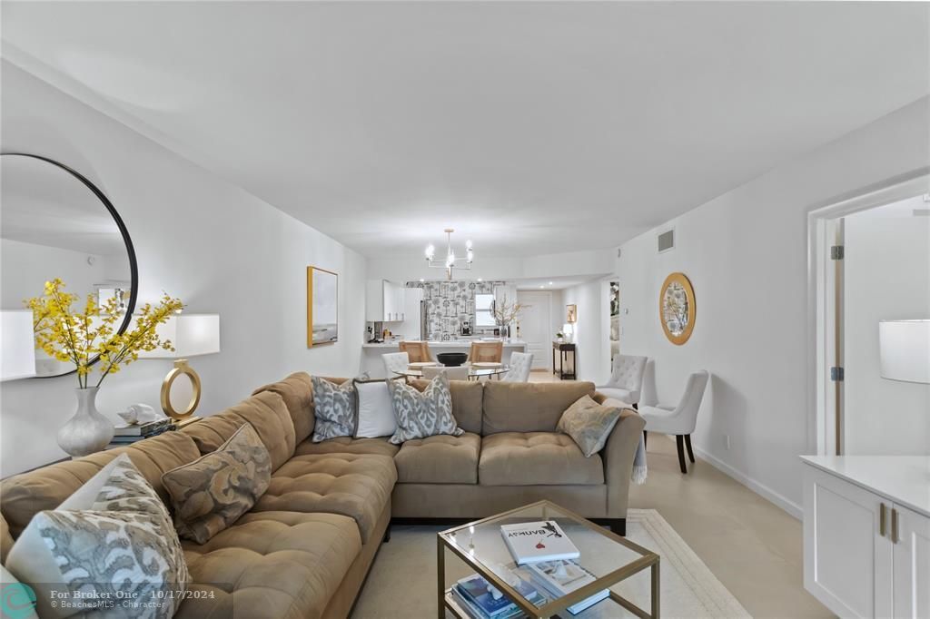 For Sale: $397,500 (2 beds, 2 baths, 1100 Square Feet)