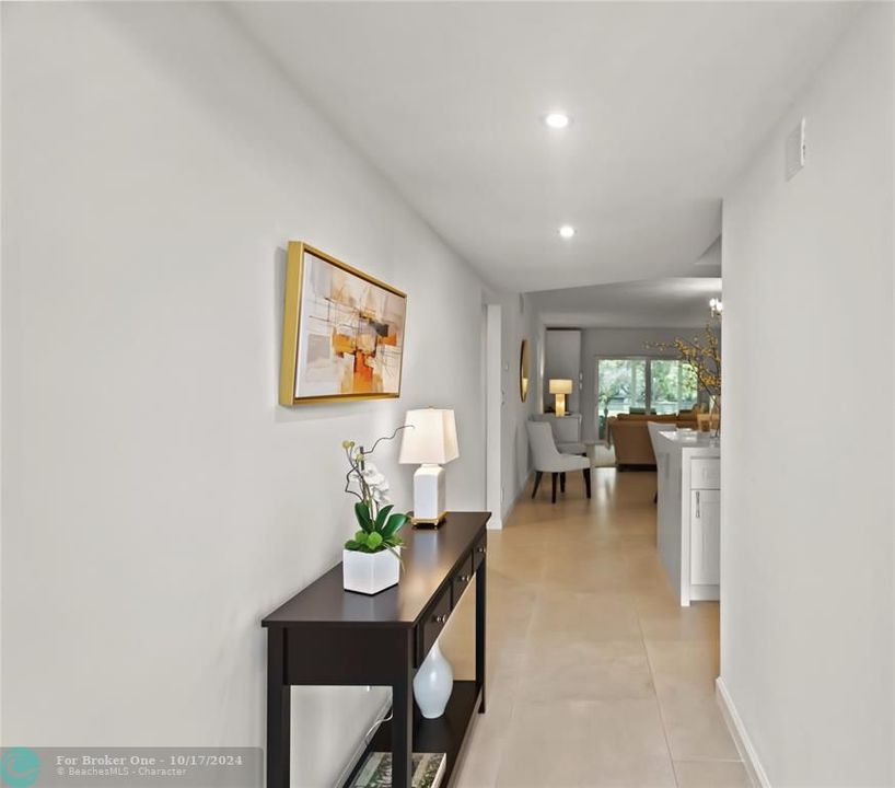 For Sale: $397,500 (2 beds, 2 baths, 1100 Square Feet)