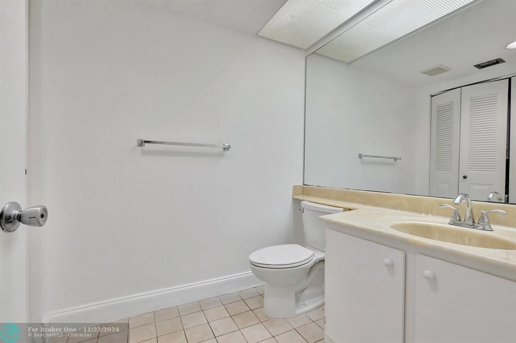 For Sale: $185,000 (1 beds, 1 baths, 1056 Square Feet)