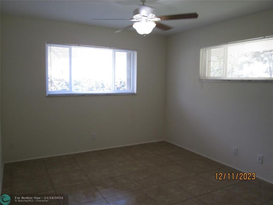 For Rent: $1,950 (2 beds, 1 baths, 900 Square Feet)