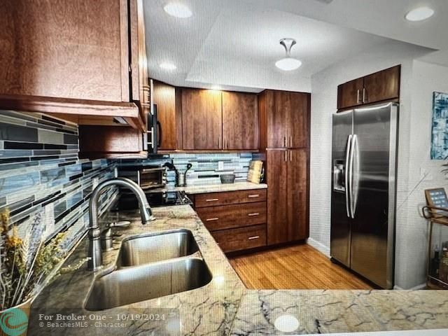 For Rent: $4,250 (2 beds, 2 baths, 1219 Square Feet)