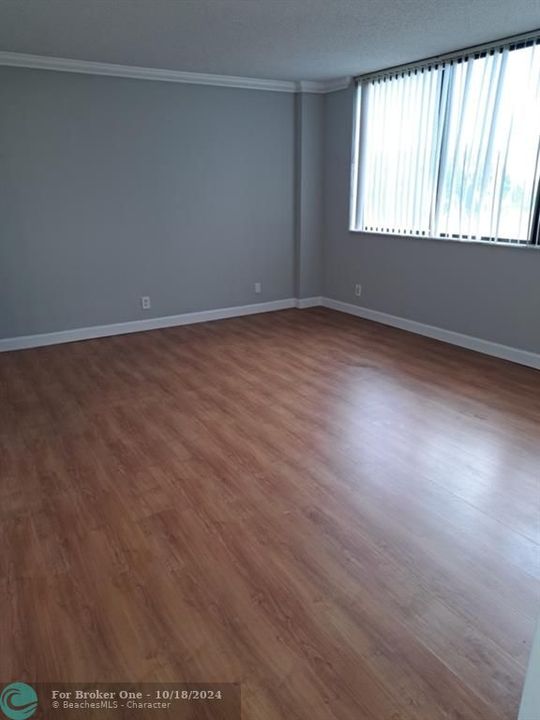 For Rent: $1,600 (1 beds, 1 baths, 822 Square Feet)