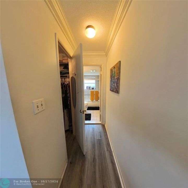 For Sale: $153,000 (2 beds, 1 baths, 858 Square Feet)