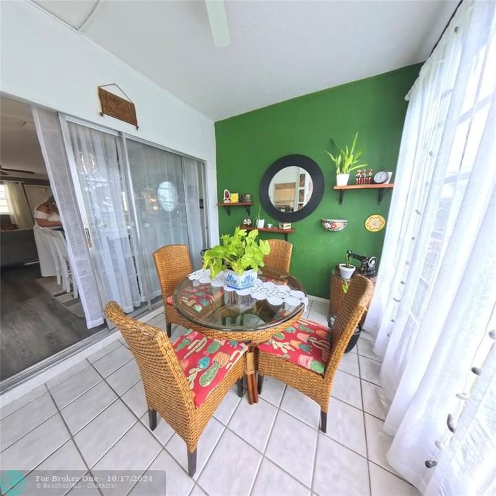 For Sale: $153,000 (2 beds, 1 baths, 858 Square Feet)