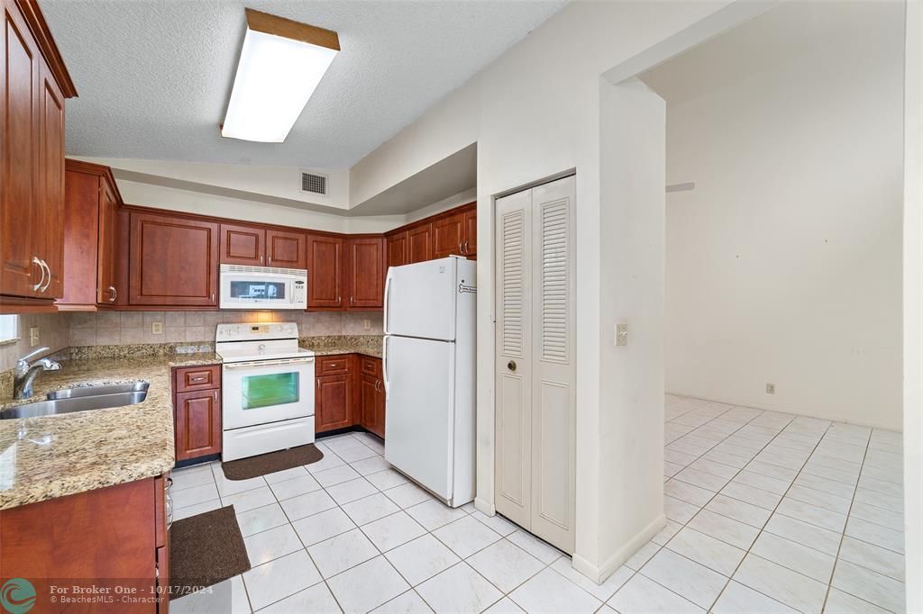 For Sale: $449,900 (3 beds, 2 baths, 1752 Square Feet)