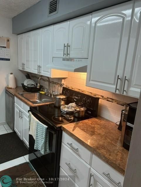 For Sale: $194,999 (2 beds, 2 baths, 1296 Square Feet)