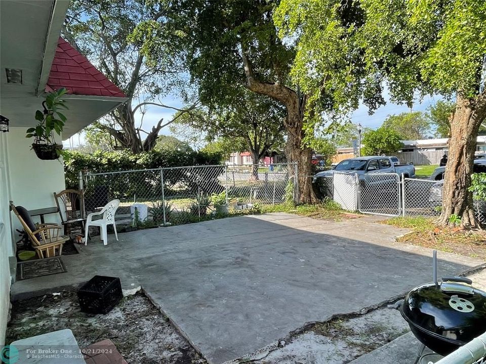 For Sale: $350,000 (3 beds, 1 baths, 1134 Square Feet)