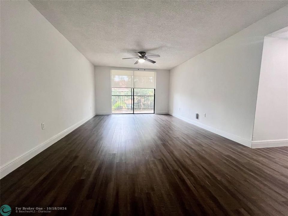 For Rent: $2,445 (2 beds, 2 baths, 1200 Square Feet)