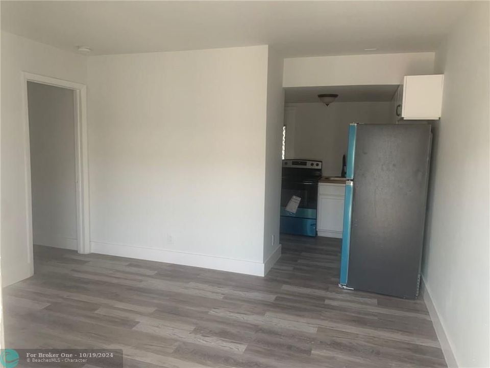 For Rent: $1,600 (1 beds, 1 baths, 3586 Square Feet)