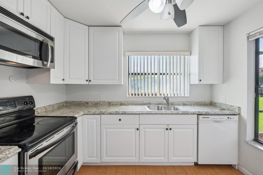 For Sale: $348,000 (3 beds, 2 baths, 1413 Square Feet)