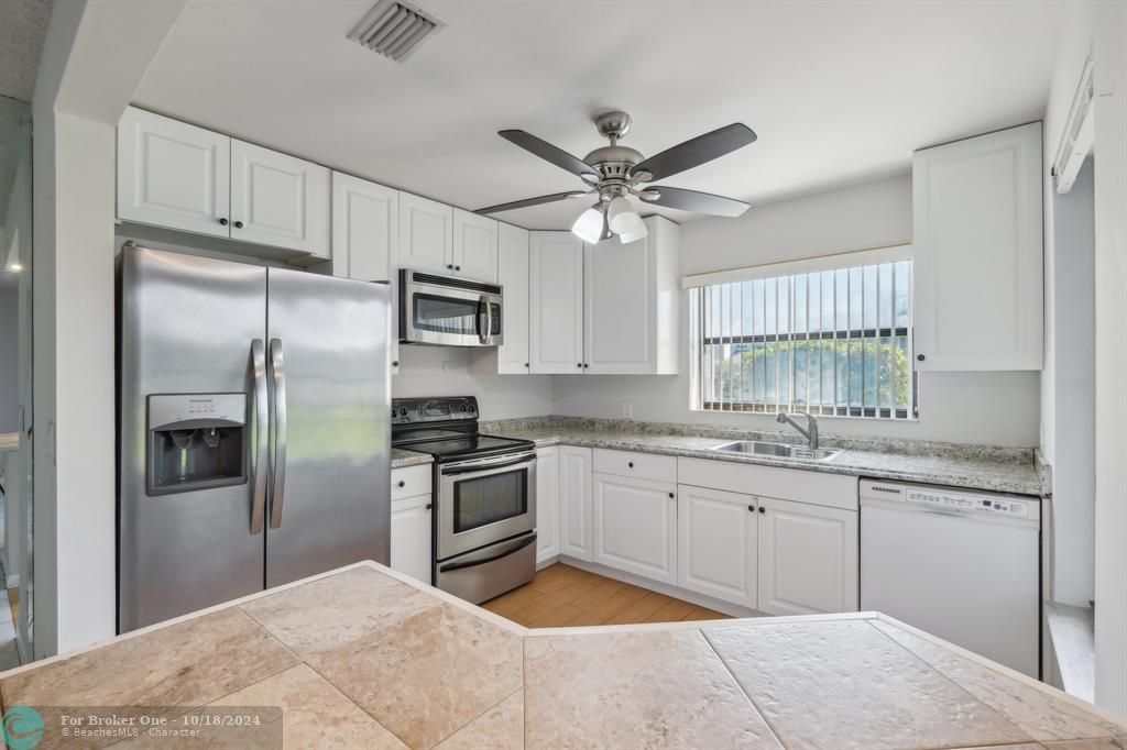 For Sale: $348,000 (3 beds, 2 baths, 1413 Square Feet)